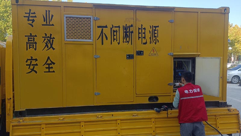 房县柴油发电机组和UPS电源配合使用时，如何避免切换过程中的电力中断？